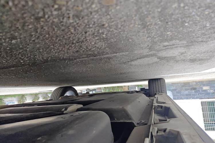 Used Toyota SIENNA 2024 2.5L Hybrid Platinum Edition Chassis Rear Left