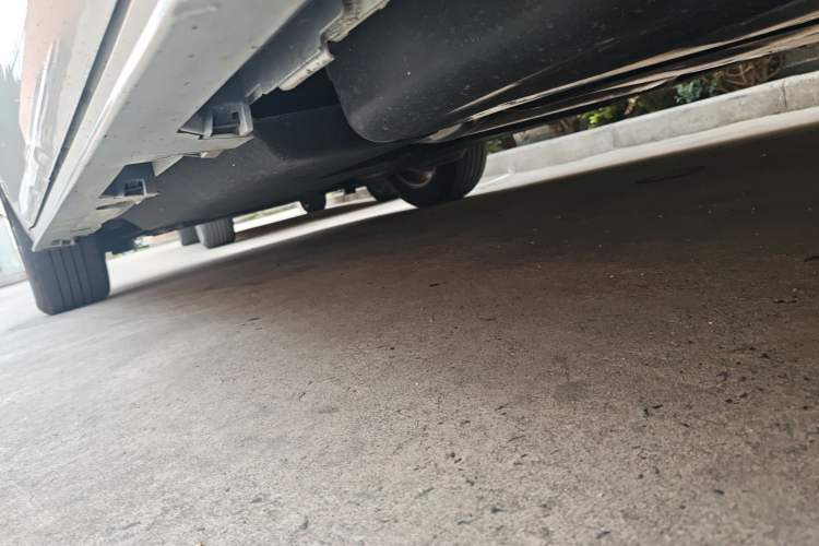 Used Toyota SIENNA 2024 2.5L Hybrid Comfort Edition Chassis Rear Left