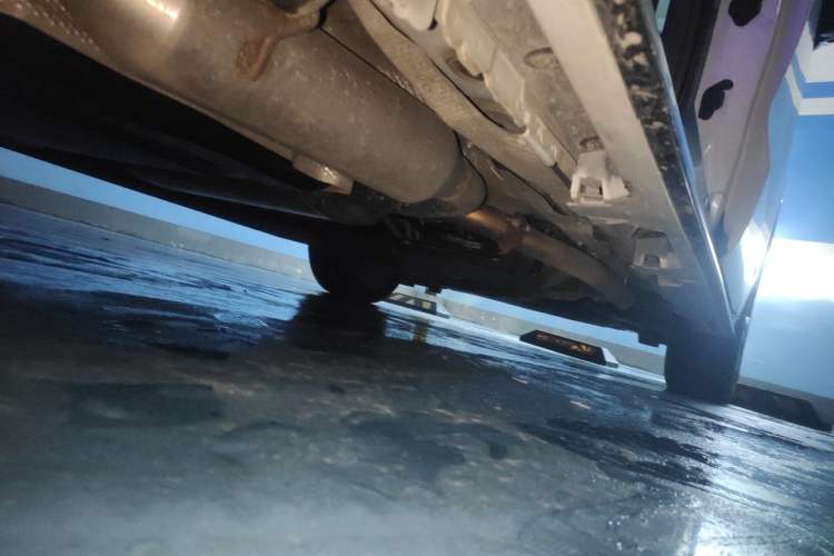 Used Toyota SIENNA 2024 2.5L Hybrid Luxury Edition Chassis Rear Right