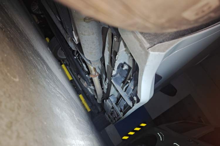 Used Toyota SIENNA 2024 2.5L Hybrid Platinum Edition Chassis Rear Right