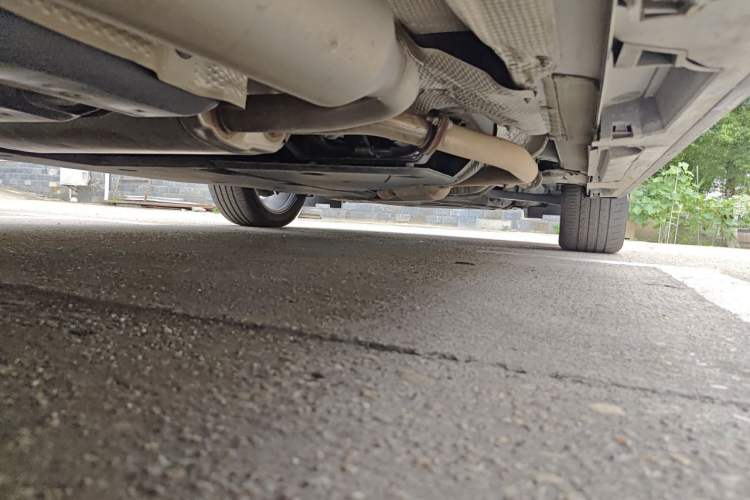 Used Toyota SIENNA 2024 2.5L Hybrid Platinum Edition Chassis Rear Right