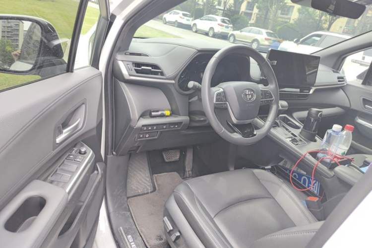 Used Toyota SIENNA 2024 2.5L Hybrid Four-Wheel Drive Prestige Edition Driver Seat
