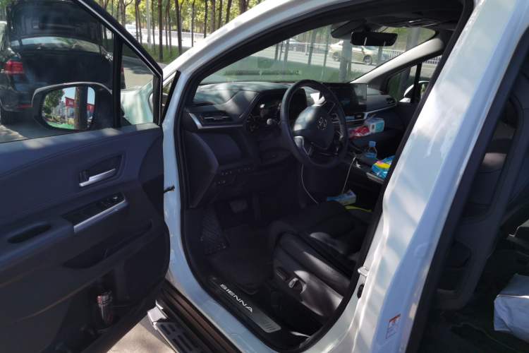 Used Toyota SIENNA 2024 2.5L Hybrid Four-Wheel Drive Prestige Edition Driver Seat