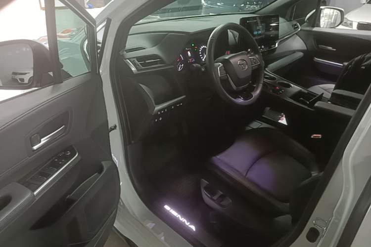 Used Toyota SIENNA 2024 2.5L Hybrid Four-Wheel Drive Prestige Edition Driver Seat