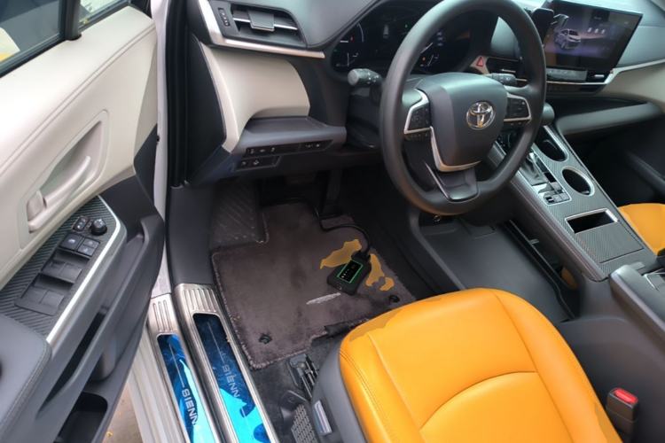 Used Toyota SIENNA 2024 2.5L Hybrid Comfort Edition Driver Seat