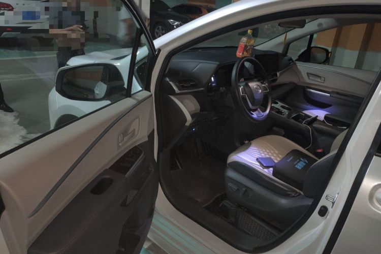 Used Toyota SIENNA 2024 2.5L Hybrid Comfort Edition Driver Seat