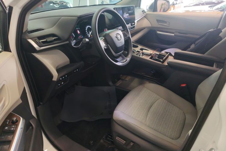 Used Toyota SIENNA 2024 2.5L Hybrid Comfort Edition Driver Seat