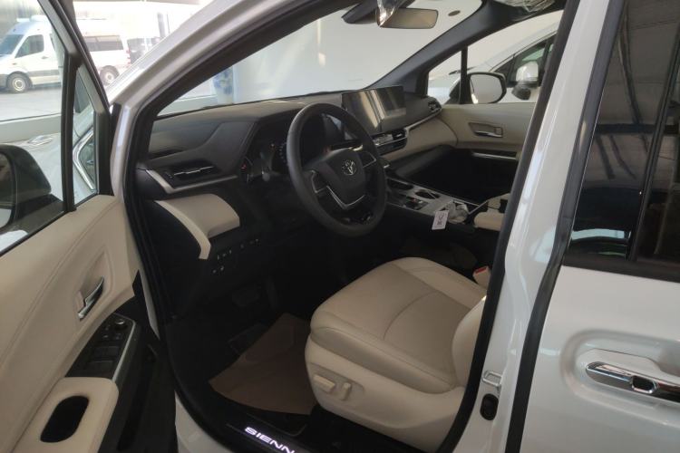 Used Toyota SIENNA 2024 2.5L Hybrid Prestige Deluxe Edition Driver Seat