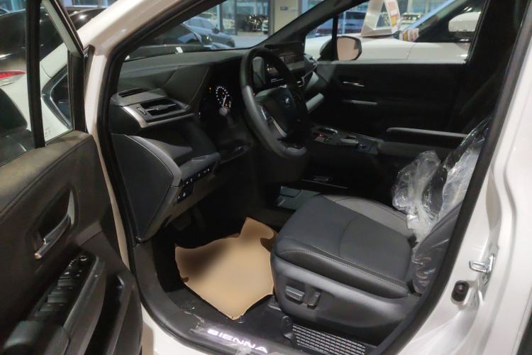 Used Toyota SIENNA 2024 2.5L Hybrid Prestige Deluxe Edition Driver Seat