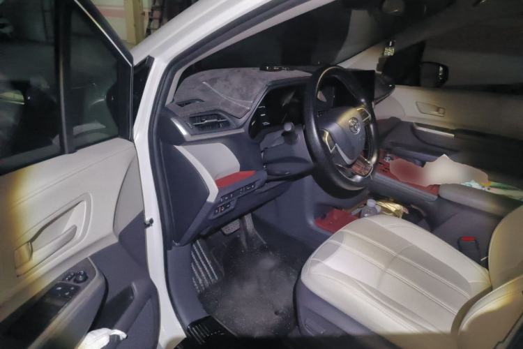Used Toyota SIENNA 2024 2.5L Hybrid Comfort Edition Driver Seat