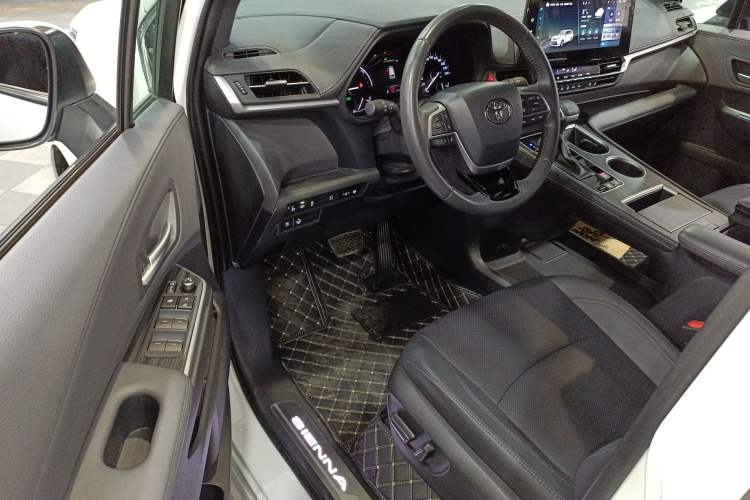 Used Toyota SIENNA 2024 2.5L Hybrid Four-Wheel Drive Prestige Edition Driver Seat
