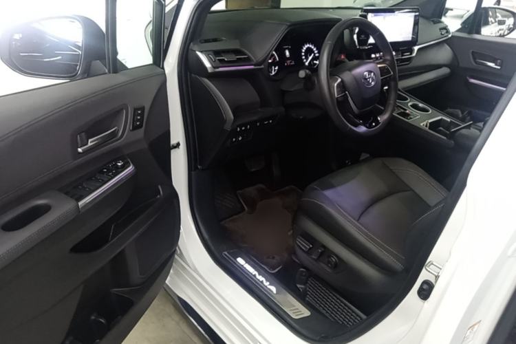 Used Toyota SIENNA 2024 2.5L Hybrid Prestige Deluxe Edition Driver Seat