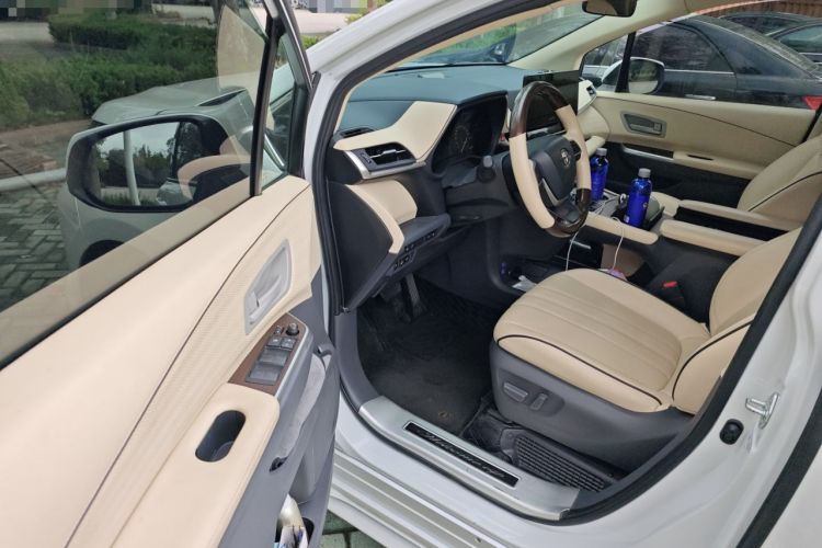 Used Toyota SIENNA 2024 2.5L Hybrid Comfort Edition Driver Seat