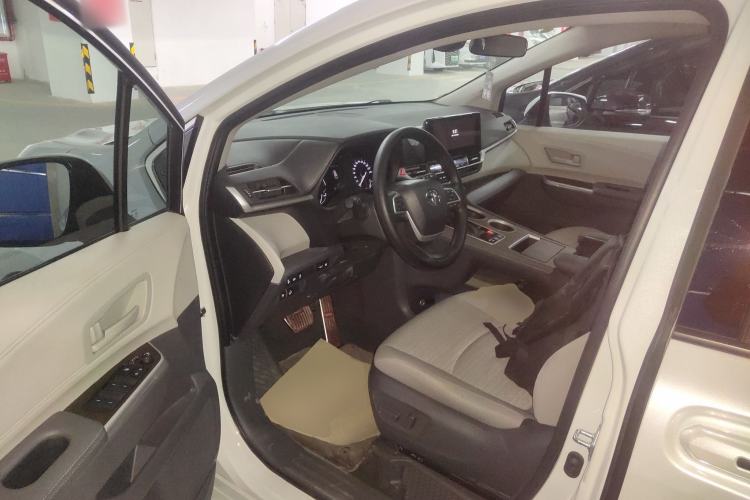 Used Toyota SIENNA 2024 2.5L Hybrid Comfort Edition Driver Seat