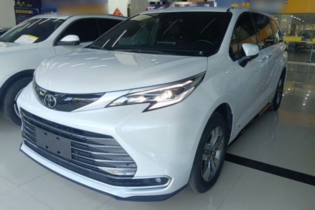 Used Toyota SIENNA 2024 2.5L Hybrid Luxury Edition