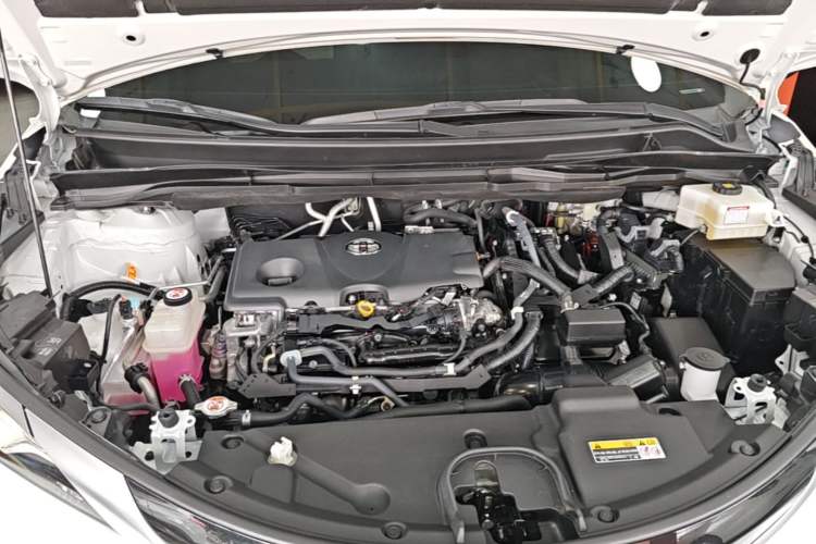Used Toyota SIENNA 2024 2.5L Hybrid Platinum Edition Engine Bay