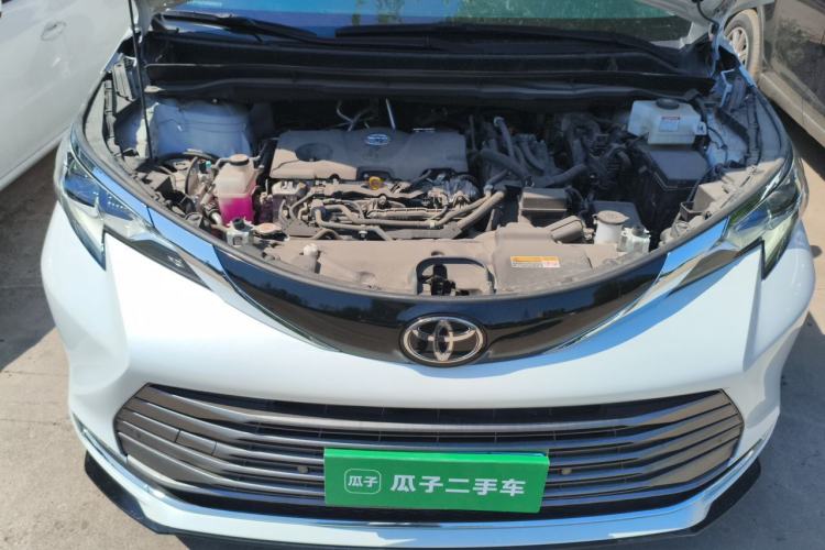 Used Toyota SIENNA 2024 2.5L Hybrid Comfort Edition Engine Bay