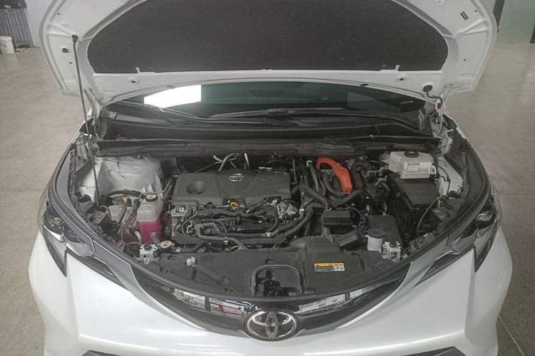 Used Toyota SIENNA 2024 2.5L Hybrid Four-Wheel Drive Prestige Edition Engine Bay