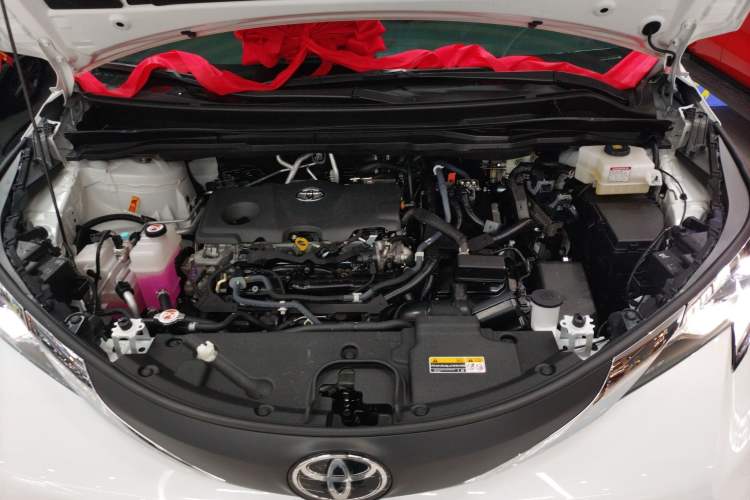 Used Toyota SIENNA 2024 2.5L Hybrid Comfort Edition Engine Bay
