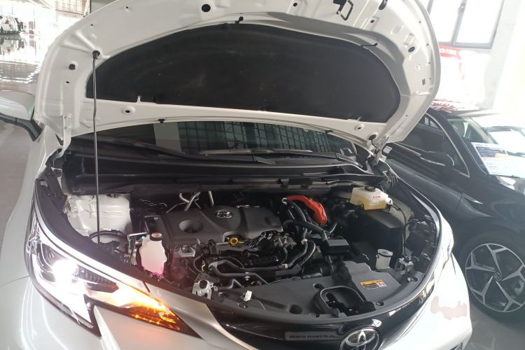 Used Toyota SIENNA 2024 2.5L Hybrid Four-Wheel Drive Prestige Edition Engine Bay