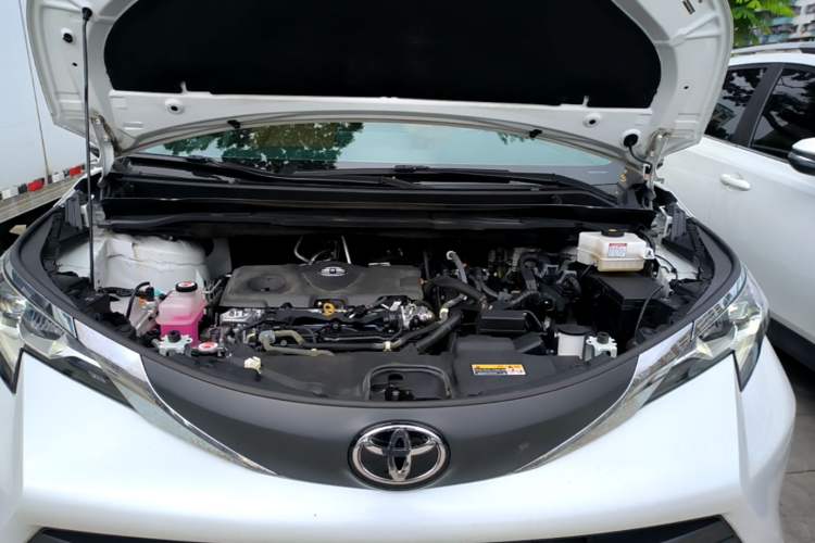 Used Toyota SIENNA 2024 2.5L Hybrid Comfort Edition Engine Bay