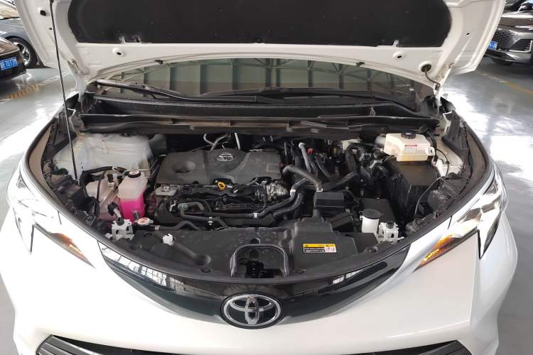 Used Toyota SIENNA 2024 2.5L Hybrid Prestige Deluxe Edition Engine Bay
