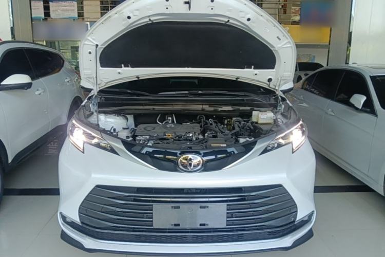 Used Toyota SIENNA 2024 2.5L Hybrid Luxury Edition Engine Bay