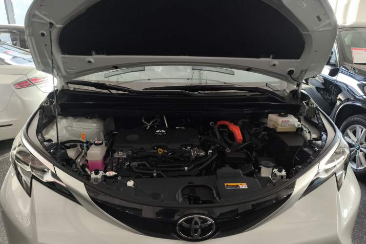 Used Toyota SIENNA 2024 2.5L Hybrid Four-Wheel Drive Prestige Edition Engine Bay