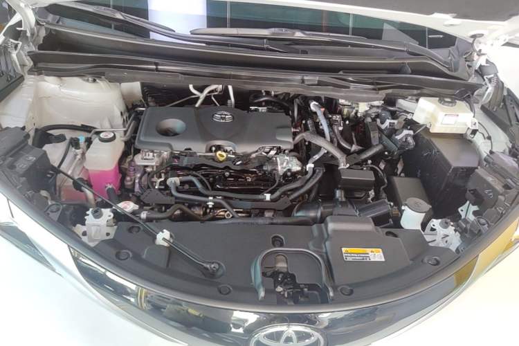 Used Toyota SIENNA 2024 2.5L Hybrid Platinum Edition Engine Bay