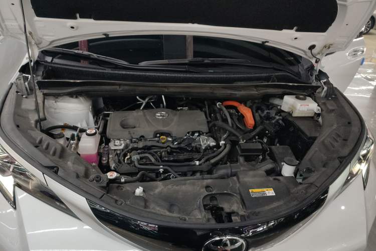 Used Toyota SIENNA 2024 2.5L Hybrid Four-Wheel Drive Prestige Edition Engine Bay