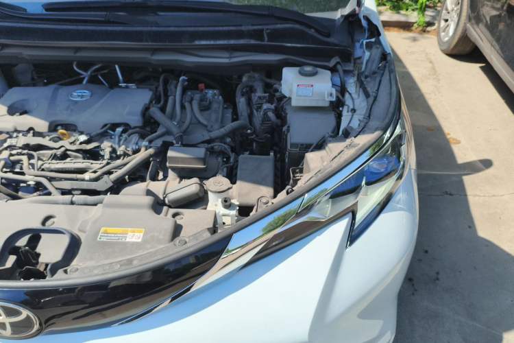 Used Toyota SIENNA 2024 2.5L Hybrid Comfort Edition Engine Bay Left