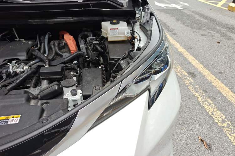 Used Toyota SIENNA 2024 2.5L Hybrid Four-Wheel Drive Prestige Edition Engine Bay Left