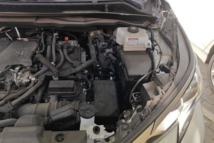 Used Toyota SIENNA 2024 2.5L Hybrid Luxury Edition Engine Bay Left