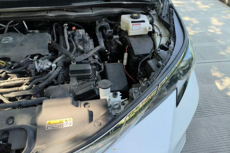 Used Toyota SIENNA 2024 2.5L Hybrid Comfort Edition Engine Bay Left