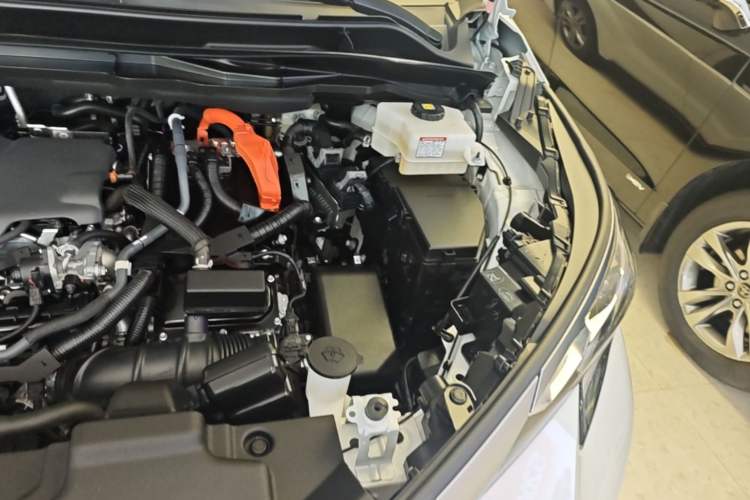 Used Toyota SIENNA 2024 2.5L Hybrid Four-Wheel Drive Prestige Edition Engine Bay Left