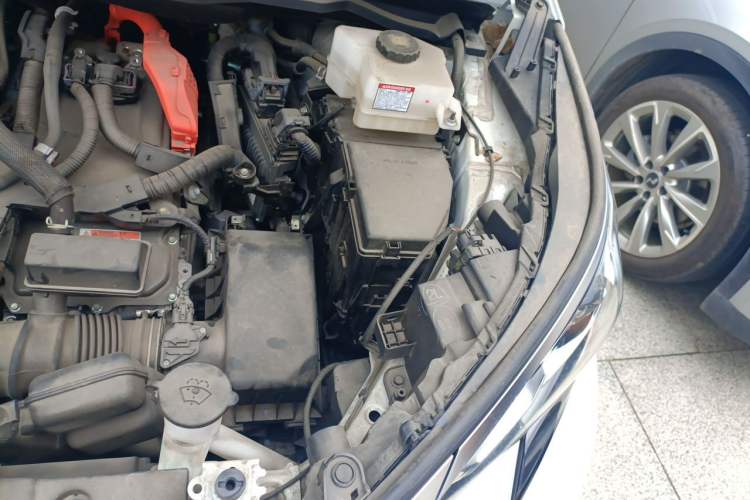 Used Toyota SIENNA 2024 2.5L Hybrid Four-Wheel Drive Luxury Edition Engine Bay Left