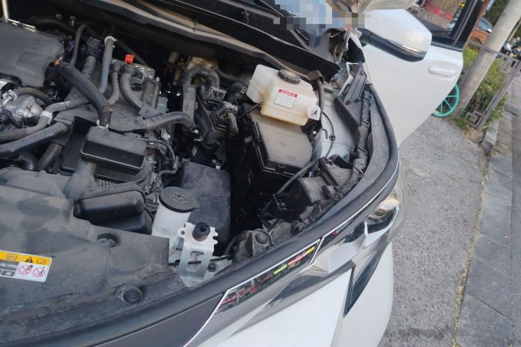 Used Toyota SIENNA 2024 2.5L Hybrid Comfort Edition Engine Bay Left