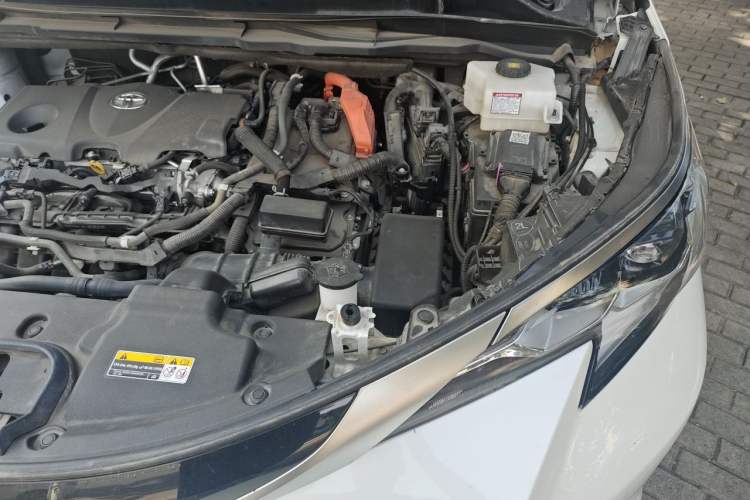 Used Toyota SIENNA 2024 2.5L Hybrid Four-Wheel Drive Luxury Edition Engine Bay Left
