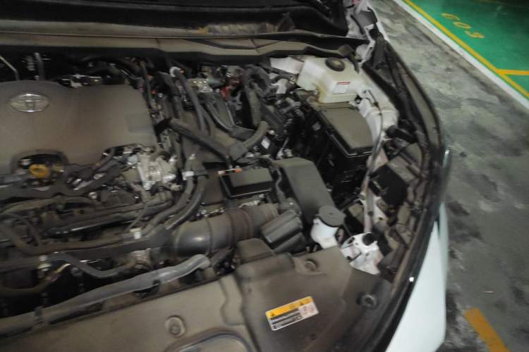 Used Toyota SIENNA 2024 2.5L Hybrid Comfort Edition Engine Bay Left