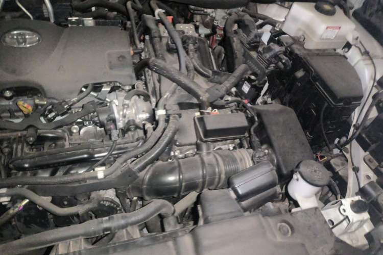 Used Toyota SIENNA 2024 2.5L Hybrid Comfort Edition Engine Bay Left