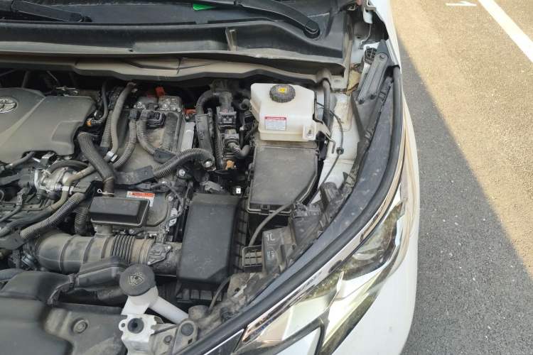 Used Toyota SIENNA 2024 2.5L Hybrid Comfort Edition Engine Bay Left