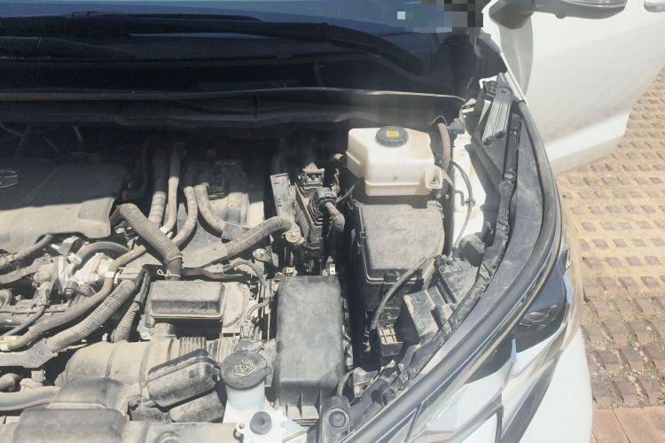 Used Toyota SIENNA 2024 2.5L Hybrid Comfort Edition Engine Bay Left