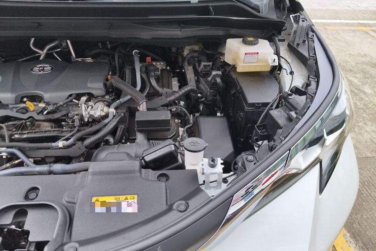 Used Toyota SIENNA 2024 2.5L Hybrid Comfort Edition Engine Bay Left
