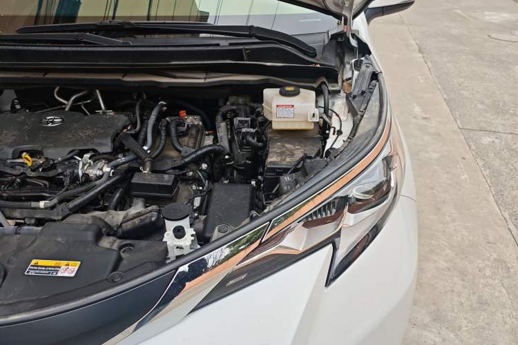 Used Toyota SIENNA 2024 2.5L Hybrid Comfort Edition Engine Bay Left