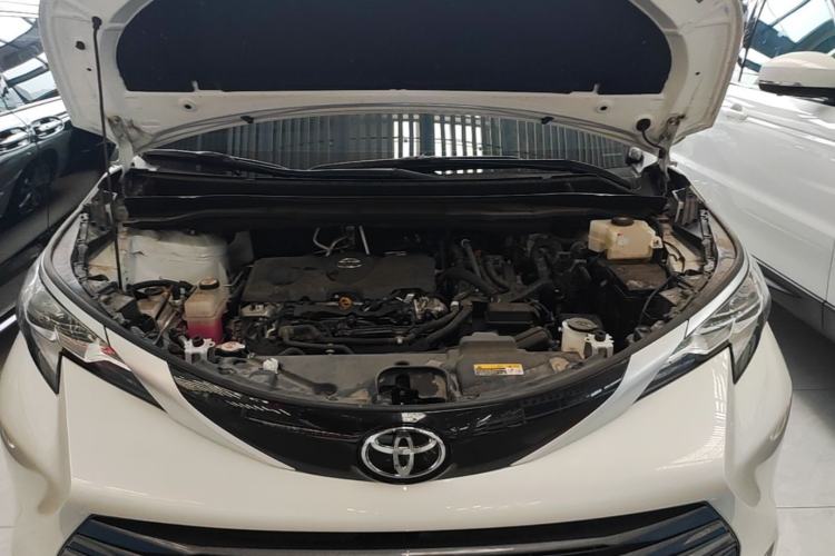 Used Toyota SIENNA 2024 2.5L Hybrid Luxury Edition Engine Bay