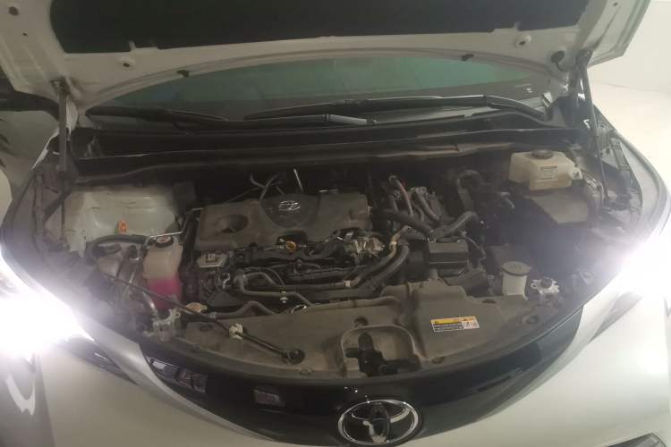 Used Toyota SIENNA 2024 2.5L Hybrid Luxury Edition Engine Bay
