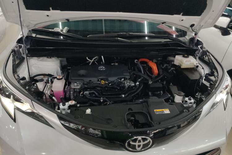 Used Toyota SIENNA 2024 2.5L Hybrid Four-Wheel Drive Prestige Edition Engine Bay