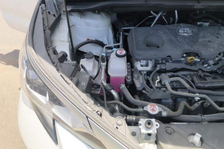 Used Toyota SIENNA 2024 2.5L Hybrid Prestige Deluxe Edition Engine Bay Right