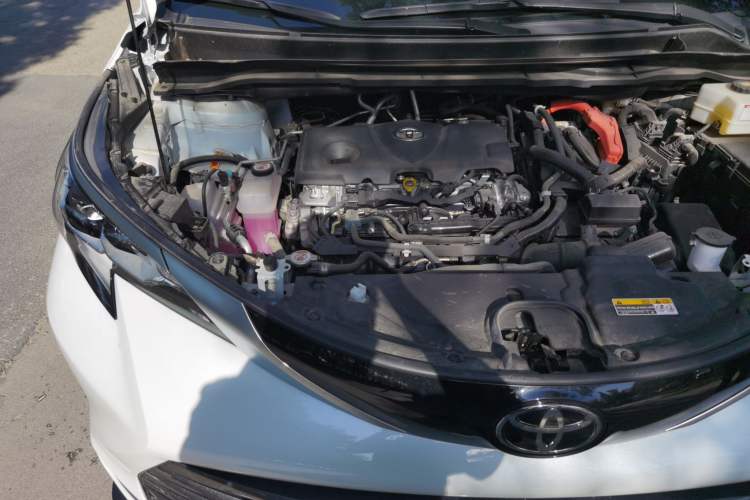 Used Toyota SIENNA 2024 2.5L Hybrid Four-Wheel Drive Prestige Edition Engine Bay Right