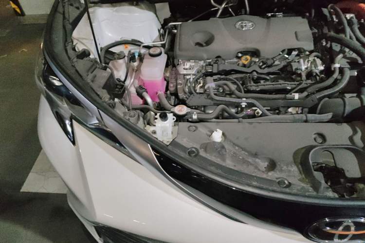 Used Toyota SIENNA 2024 2.5L Hybrid Four-Wheel Drive Prestige Edition Engine Bay Right